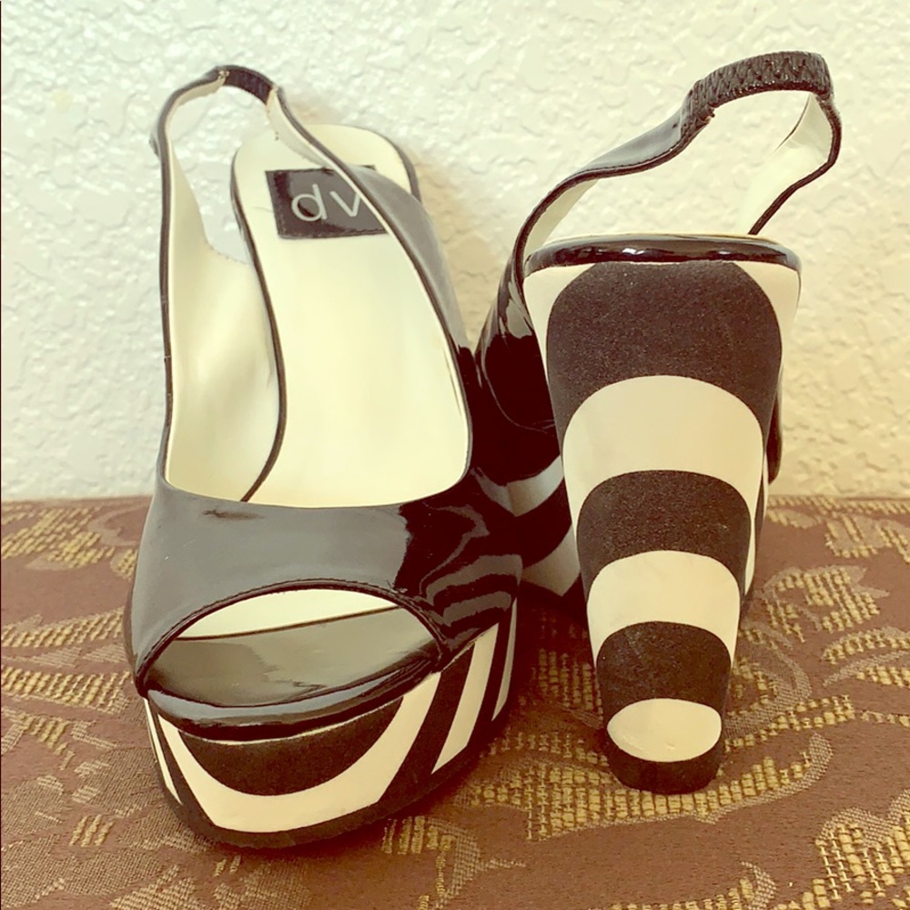 Dv wedge sandal